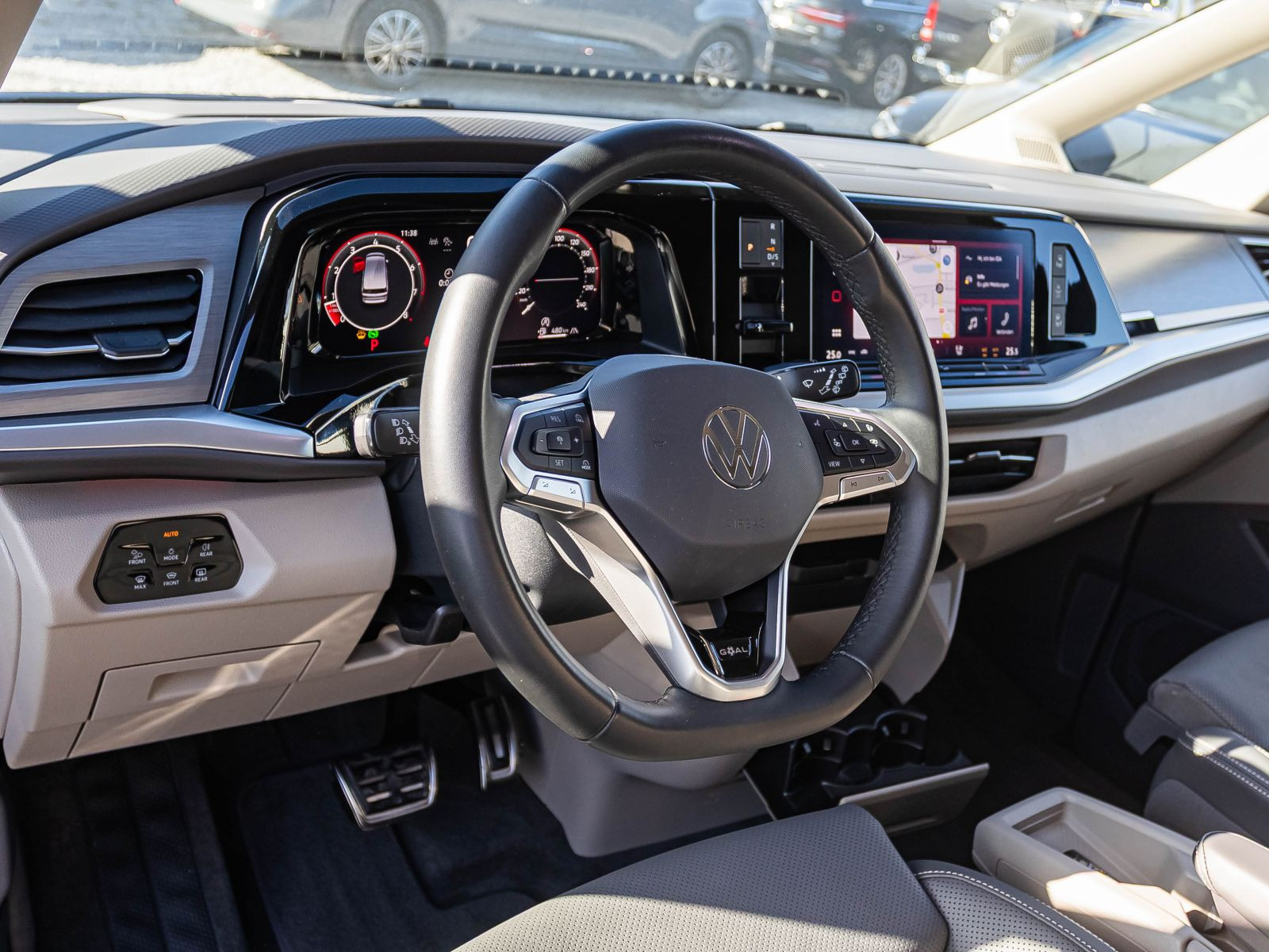 Volkswagen T7 Multivan "GOAL" lang | Navi | AHK | IQ.Light | Easy Open