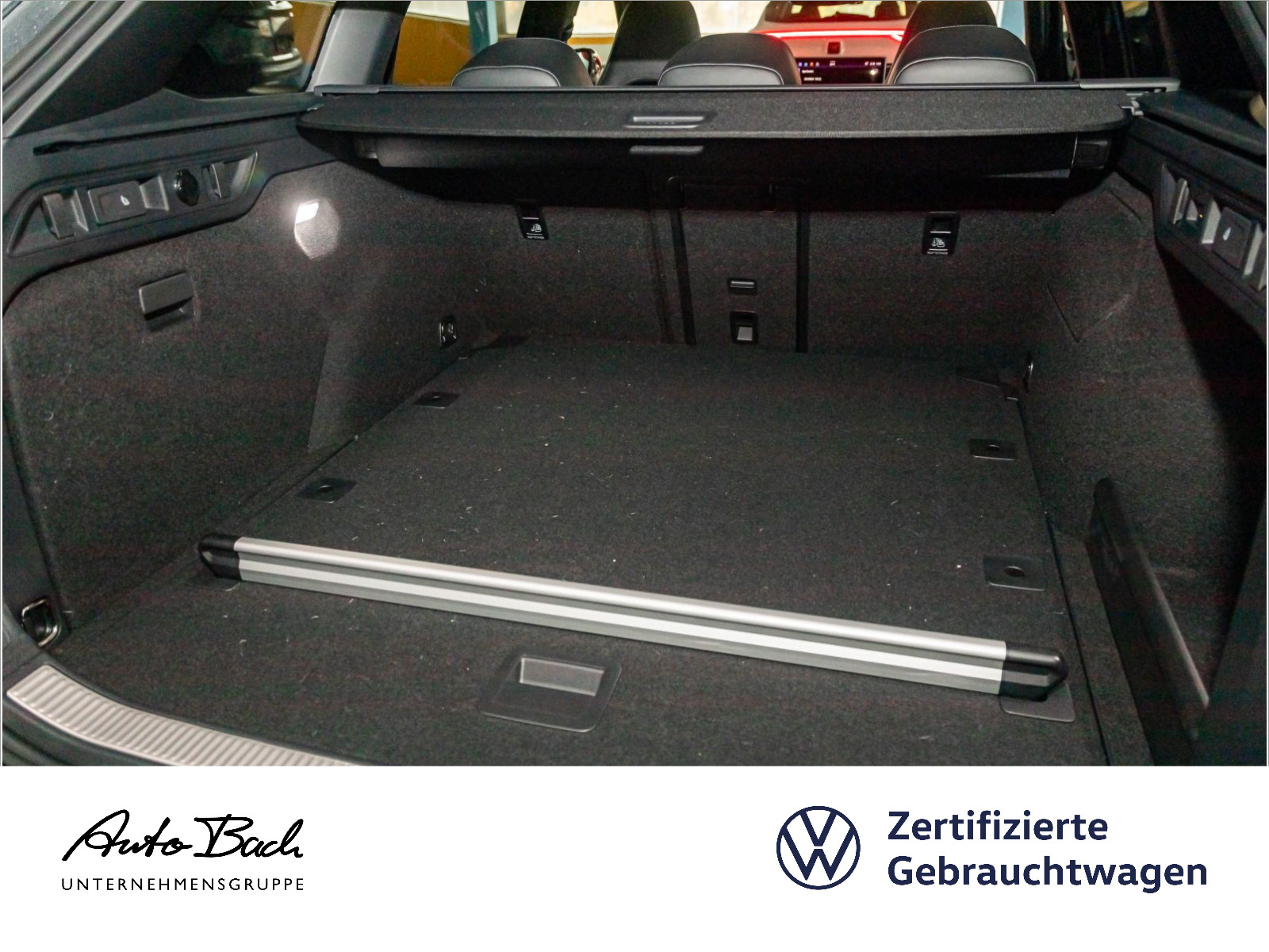 Volkswagen Passat Variant 2.0 TDI "R-Line" 4M DSG Navi Standhzg Panorama Digital Cockpit ACC DCC AHK