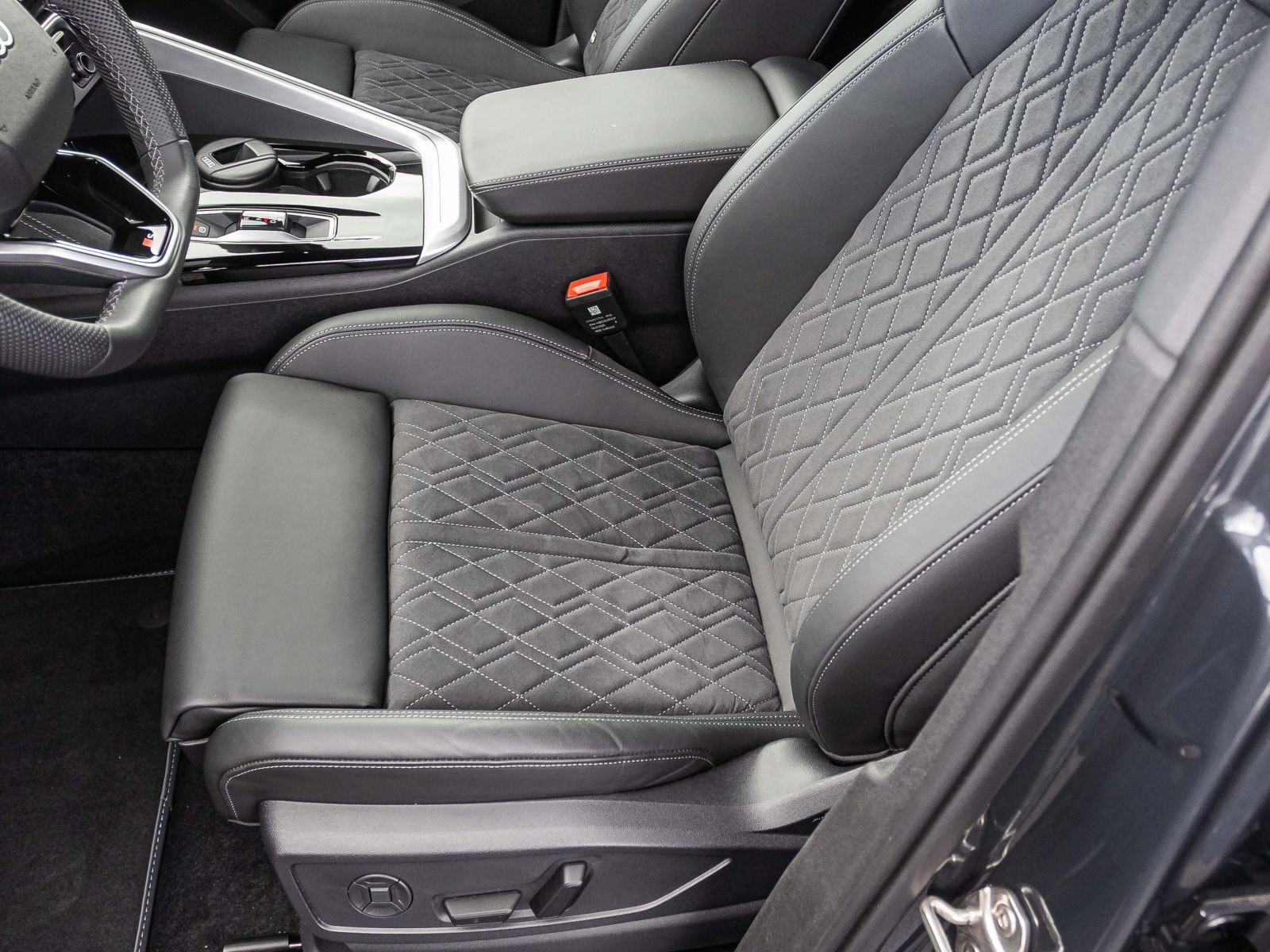 Audi Q5 SUV TDI quattro 150 kW S line Tech-plus AHK