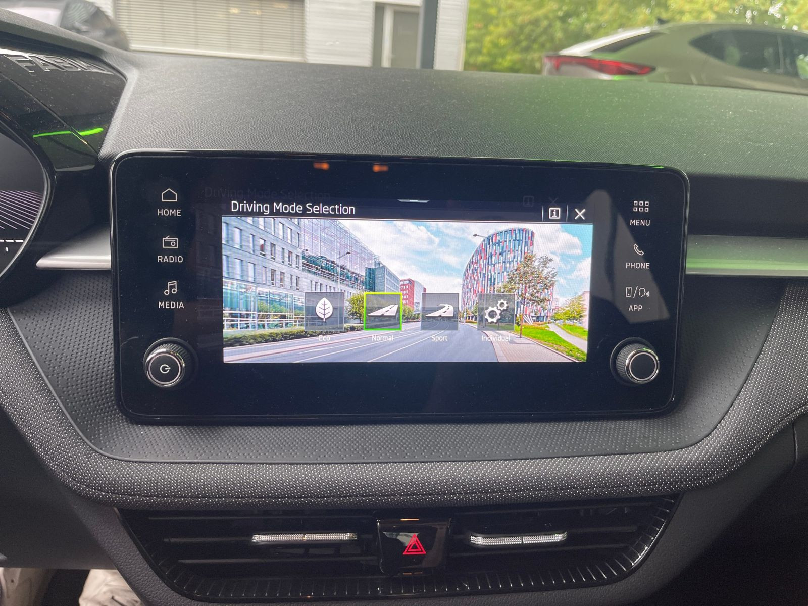 Skoda Fabia 1.0 TSI Tour LED CarPlay GRA RFK DAB