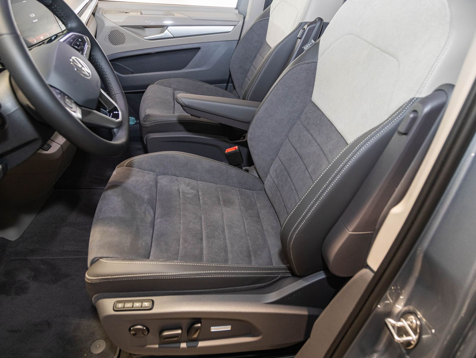 Volkswagen T7 Multivan Style 2,0 l TSI lang | keyless | Easy Open