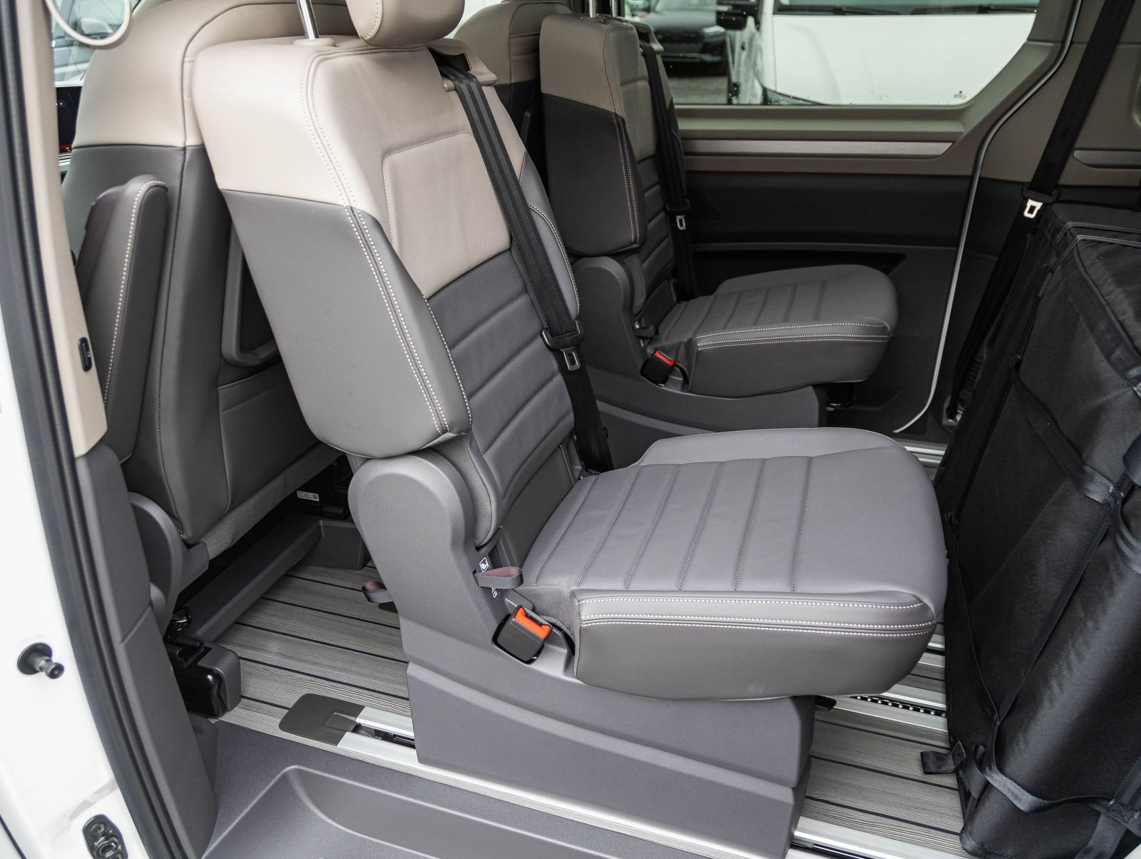 Volkswagen T7 Multivan Life "Edition" 2,0l TDI lang | Easy Open