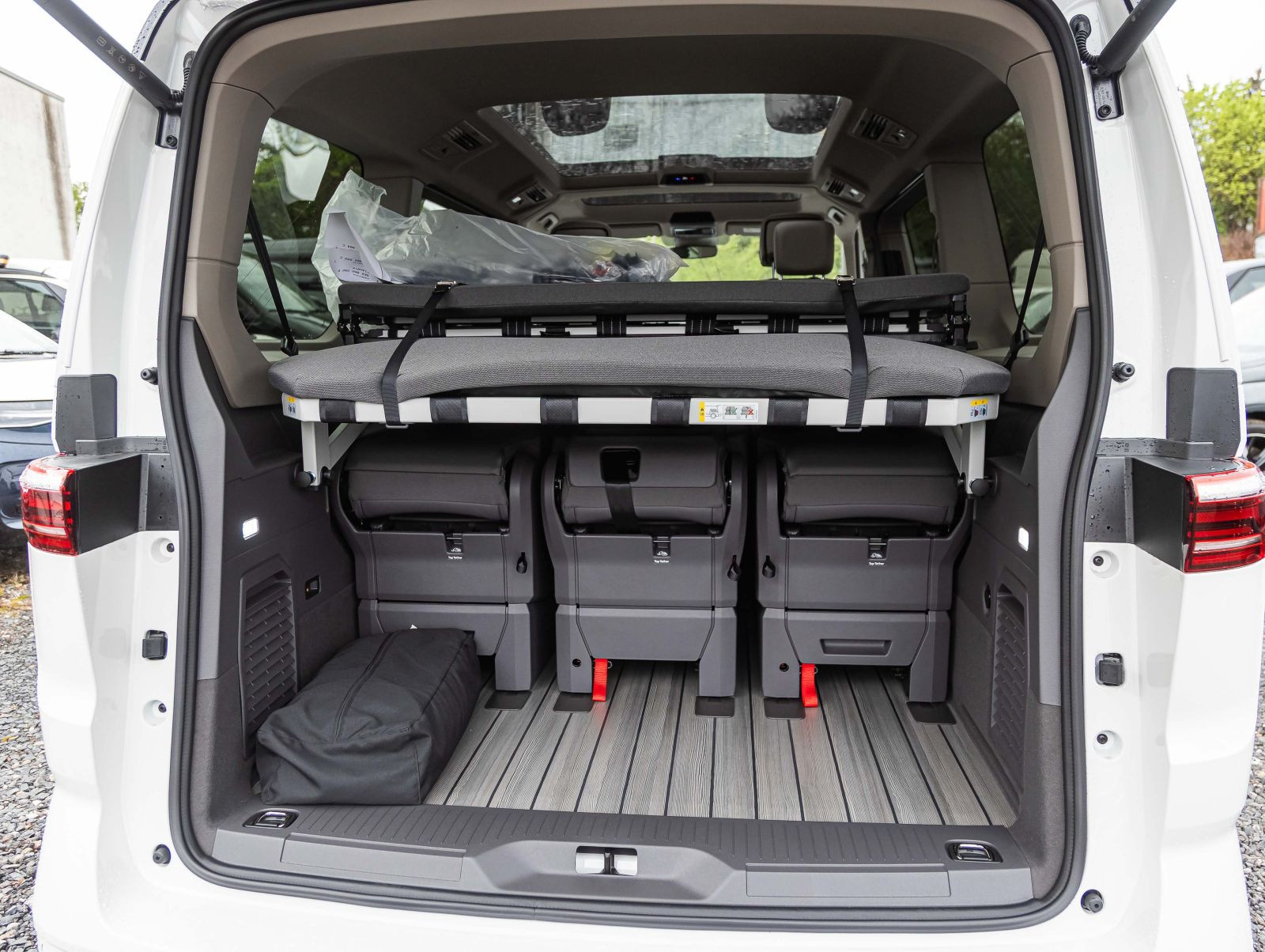 Volkswagen T7 Multivan Life "Edition" 2,0l TDI lang | Easy Open