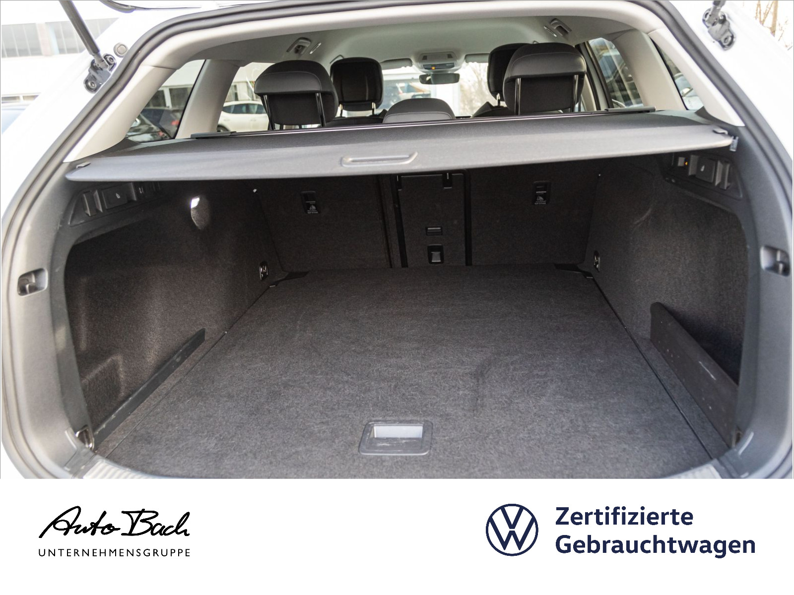 Volkswagen Passat Variant 1.5 eTSI DSG Business, Navi, LED, AHK, Park Assist, Klima, Digital Cockpit