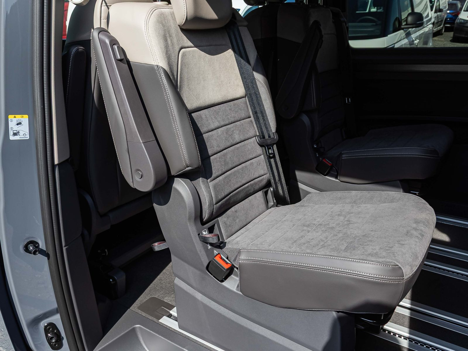 Volkswagen T7 Multivan "GOAL" 2.0 TDI DSG KÜ Navi LED ACC EPH AHK