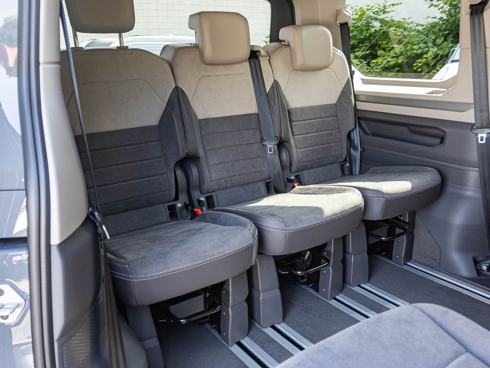 Volkswagen T7 Multivan "GOAL" 2.0 TDI DSG KÜ Navi LED ACC EPH AHK