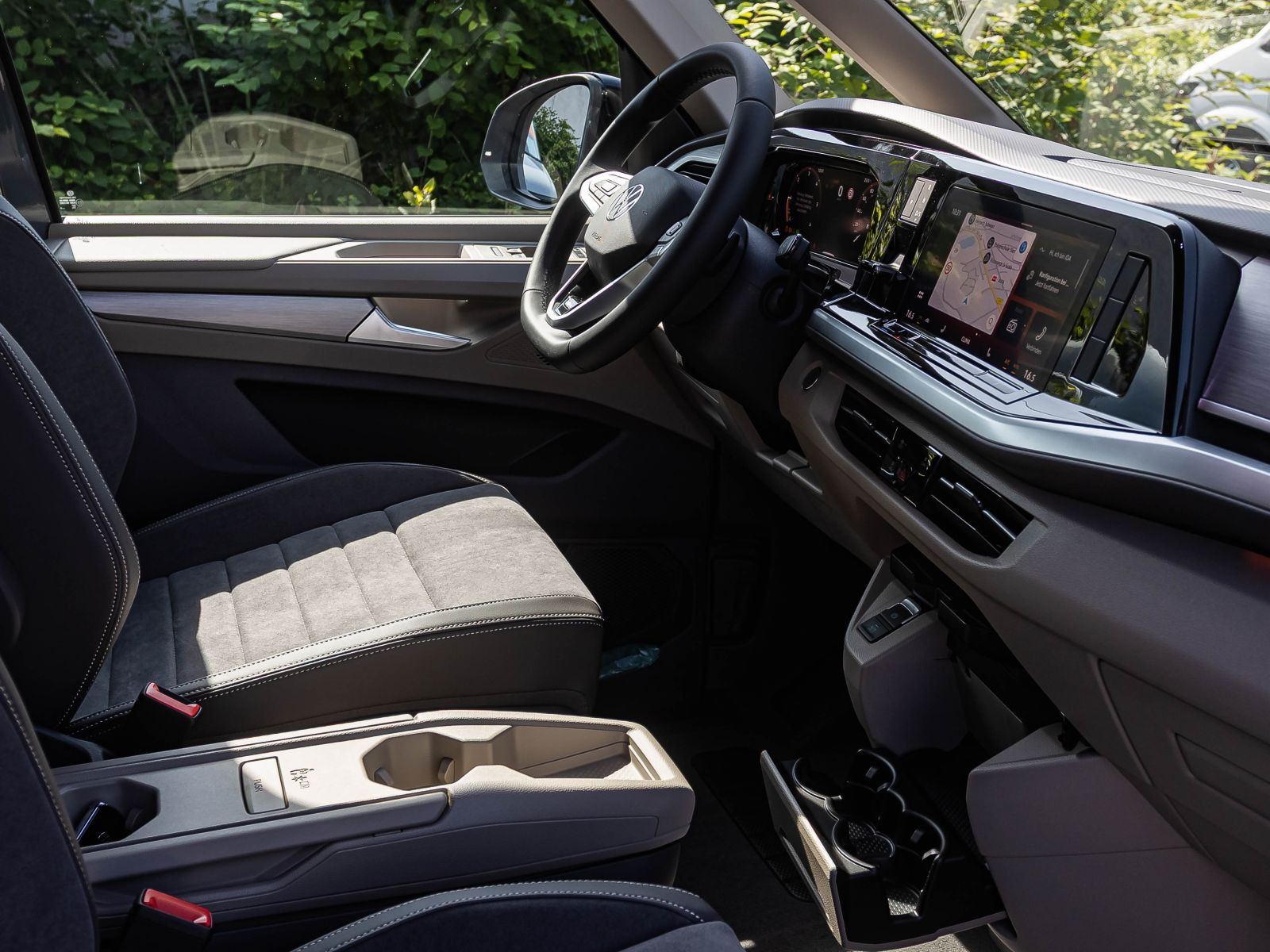 Volkswagen T7 Multivan "GOAL" 2.0 TDI DSG KÜ Navi LED ACC EPH AHK