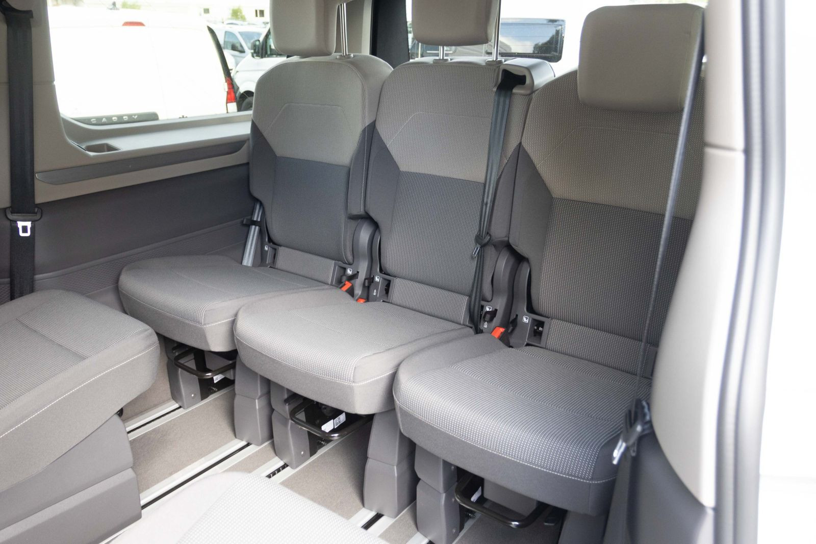 Volkswagen T7 Multivan "GOAL" 2,0 l TSI lang | IQ-Light | Navi Pro