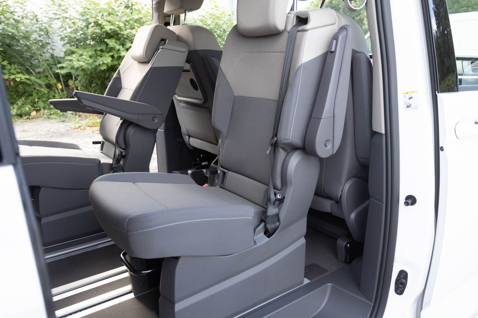 Volkswagen T7 Multivan "GOAL" 2,0 l TSI lang | IQ-Light | Navi Pro