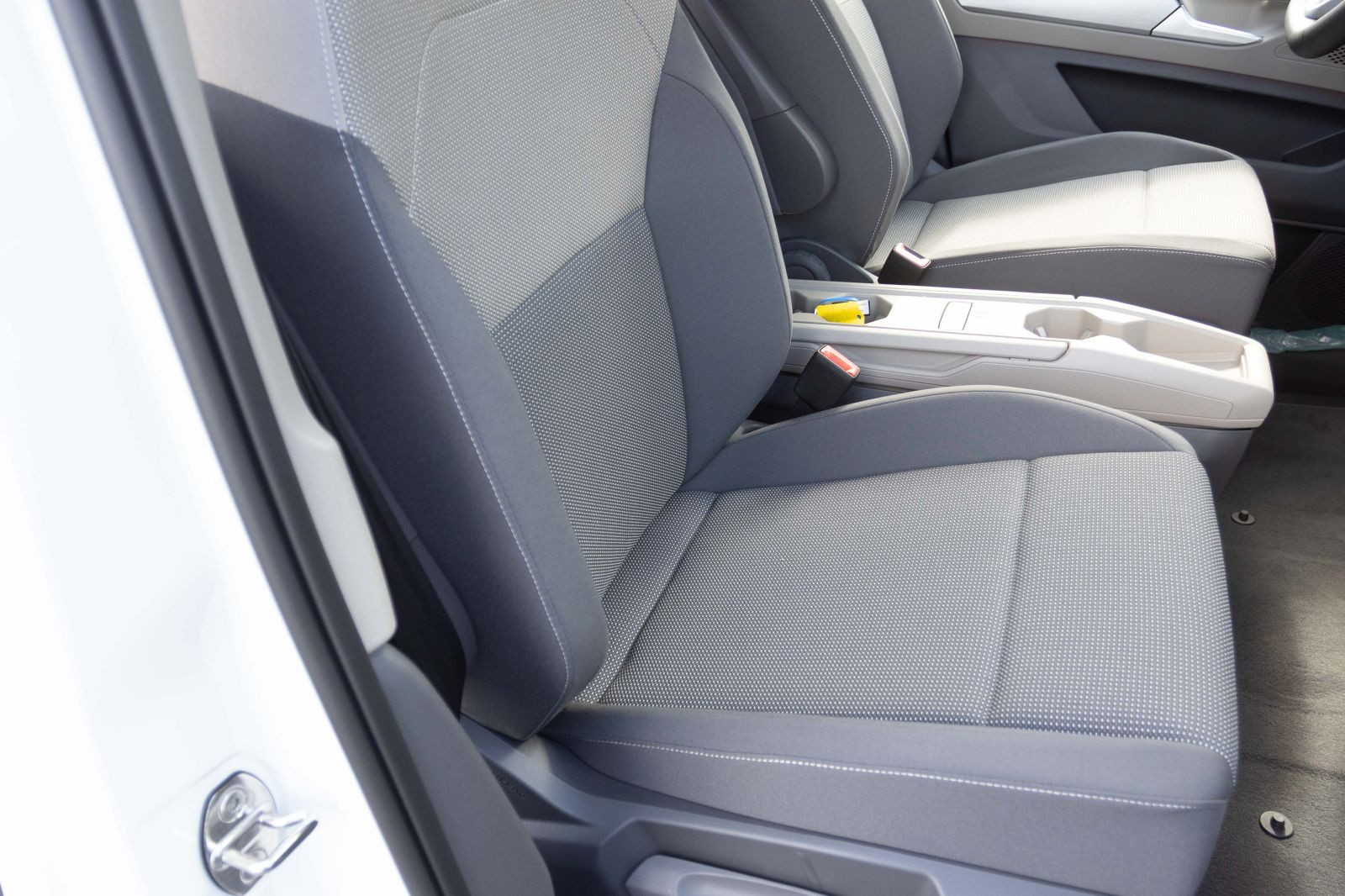 Volkswagen T7 Multivan "GOAL" 2,0 l TSI lang | IQ-Light | Navi Pro