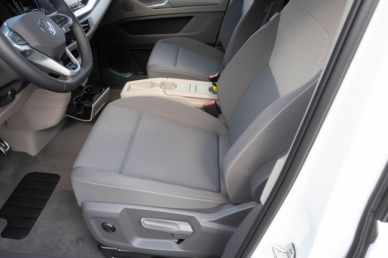 Volkswagen T7 Multivan "GOAL" 2,0 l TSI lang | IQ-Light | Navi Pro