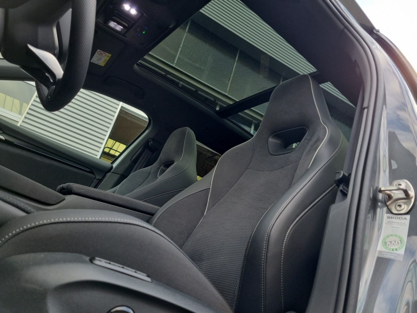 Skoda Superb Combi 2.0TSI Sportline DSG 4x4 Standhzg