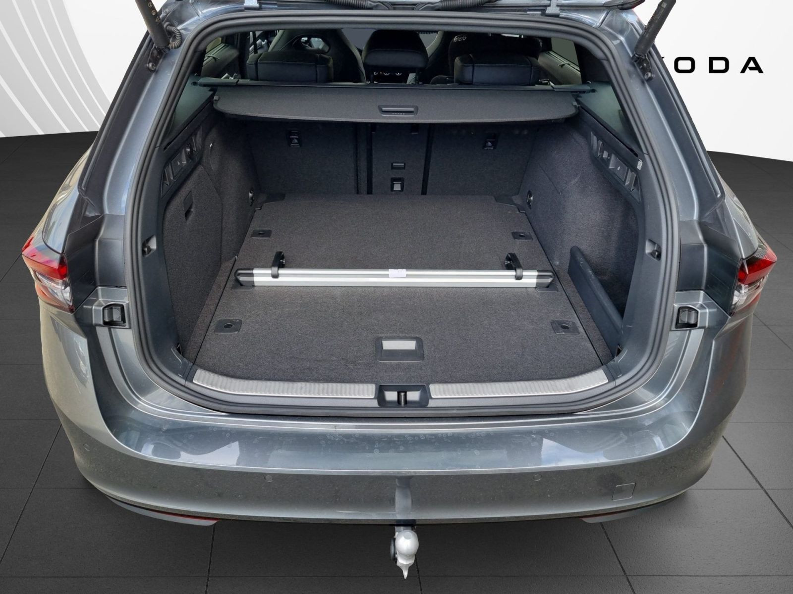 Skoda Superb Combi 2.0TSI Sportline DSG 4x4 Standhzg