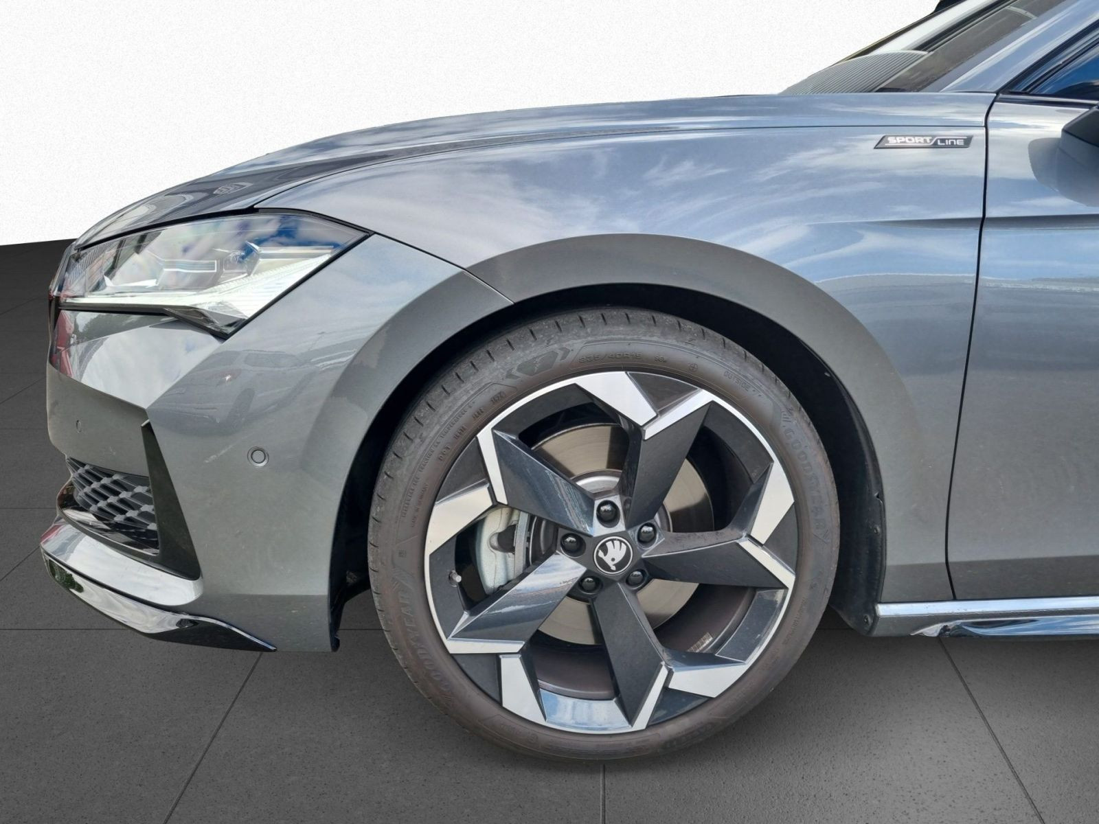 Skoda Superb Combi 2.0TSI Sportline DSG 4x4 Standhzg