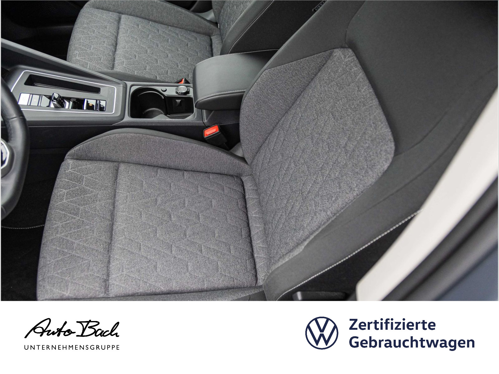 Volkswagen Golf VIII 1.5 eTSI "MOVE" DSG Navi LED Standhzg Digital Cockpit ACC EPH
