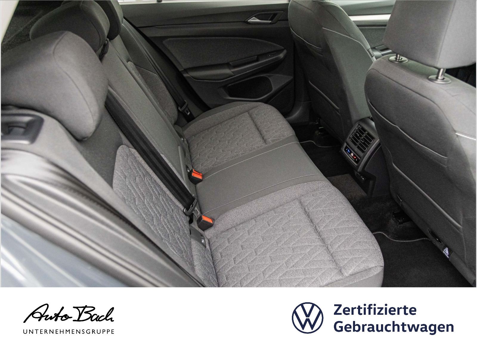 Volkswagen Golf VIII 1.5 eTSI "MOVE" DSG Navi LED Standhzg Digital Cockpit ACC EPH