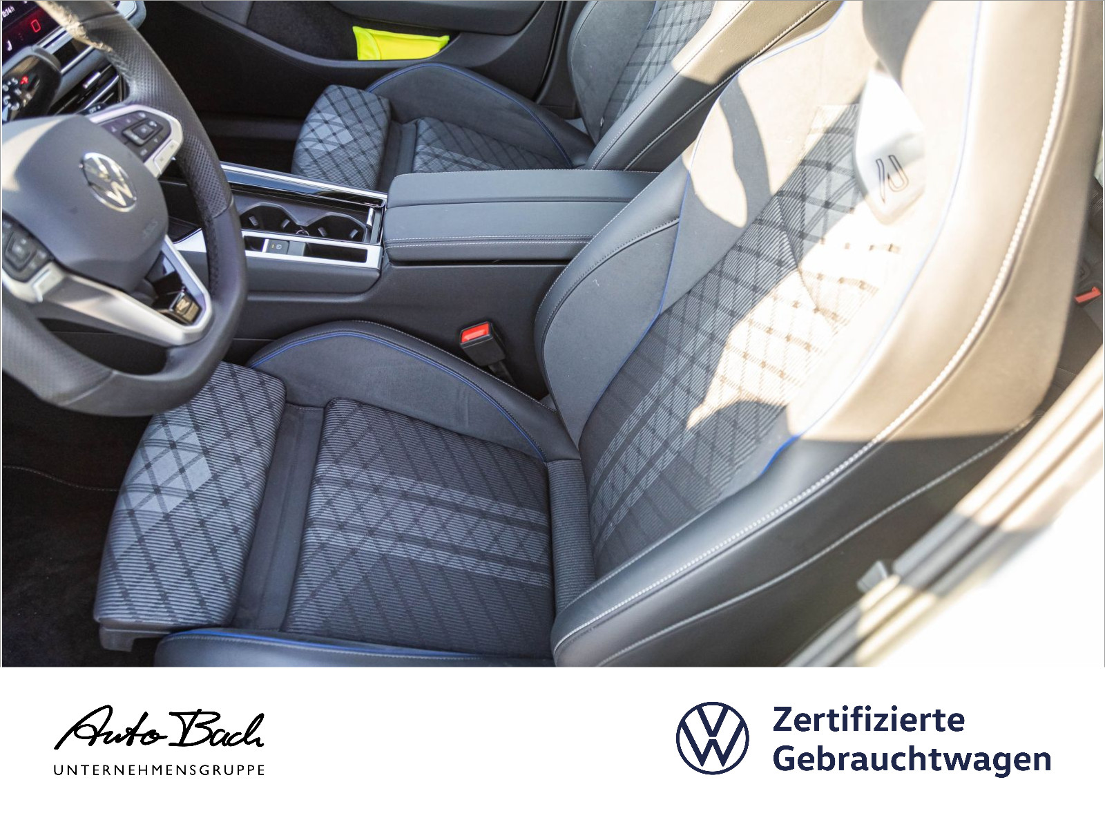 Volkswagen Passat Variant 2.0 TDI "R-Line" DSG Navi LED Standhzg HuD Panorama DigitalCockpit DCC AHK