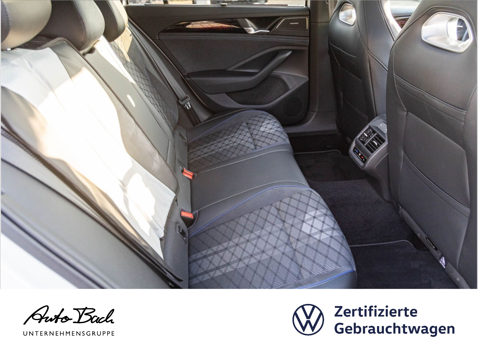 Volkswagen Passat Variant 2.0 TDI "R-Line" DSG Navi LED Standhzg HuD Panorama DigitalCockpit DCC AHK