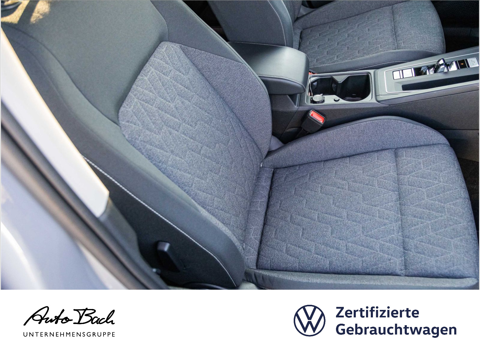 Volkswagen Golf VIII 1.5 eTSI "MOVE" DSG Navi LED Digital Cockpit Panorama ACC EPH