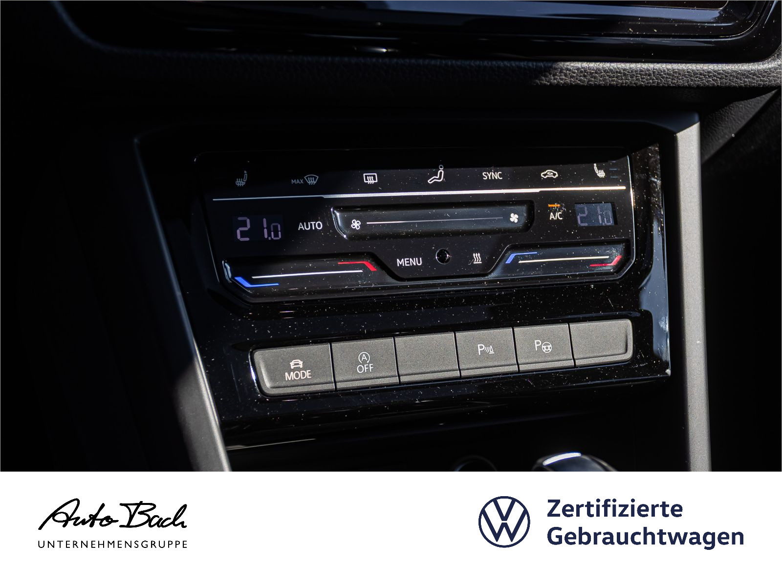 Volkswagen Touran 1.5 TSI "Highline" DSG Navi LED Standhzg Panorama Digital Cockpit ACC AHK