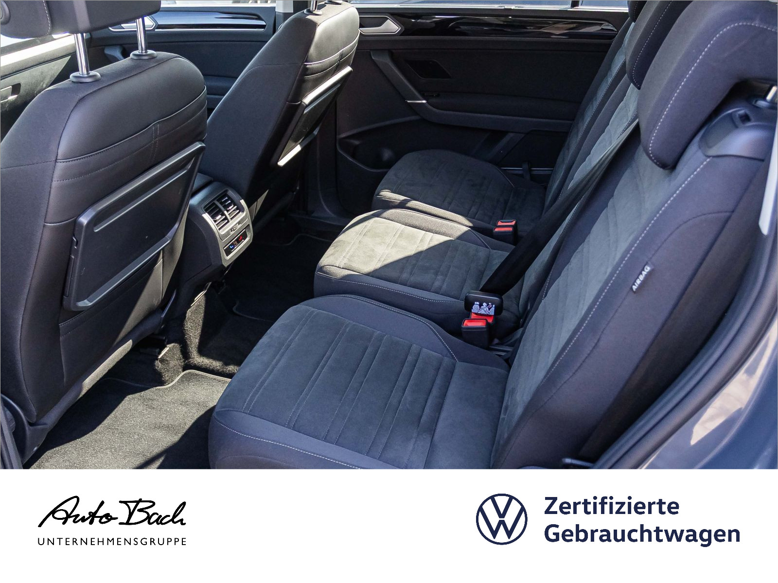Volkswagen Touran 1.5 TSI "Highline" DSG Navi LED Standhzg Panorama Digital Cockpit ACC AHK