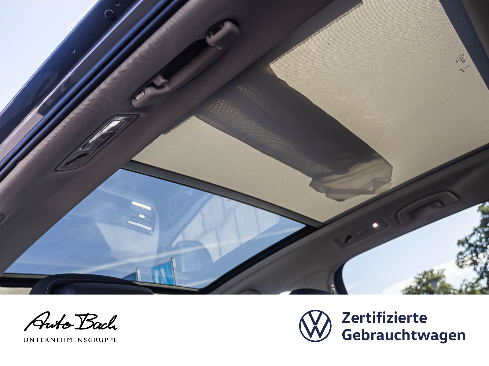 Volkswagen Touran 1.5 TSI "Highline" DSG Navi LED Standhzg Panorama Digital Cockpit ACC AHK