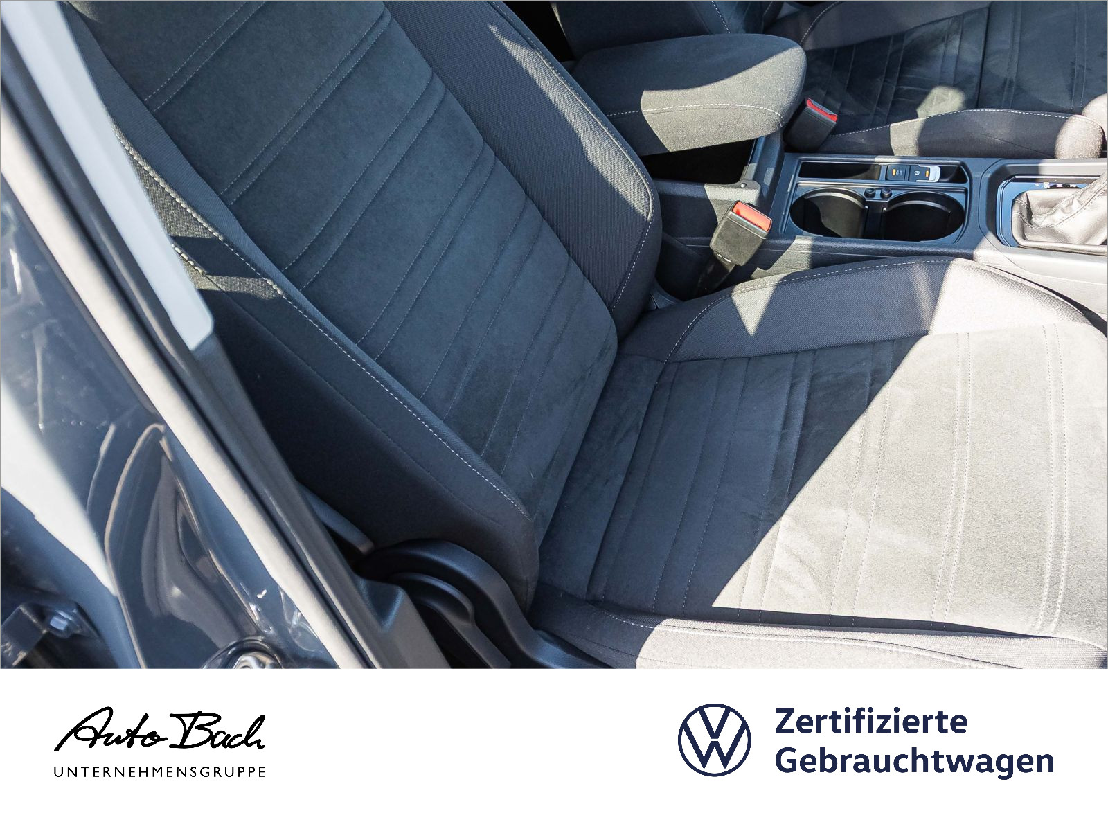 Volkswagen Touran 1.5 TSI "Highline" DSG Navi LED Standhzg Panorama Digital Cockpit ACC AHK
