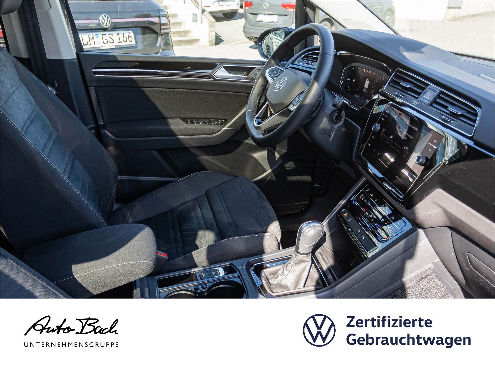 Volkswagen Touran 1.5 TSI "Highline" DSG Navi LED Standhzg Panorama Digital Cockpit ACC AHK