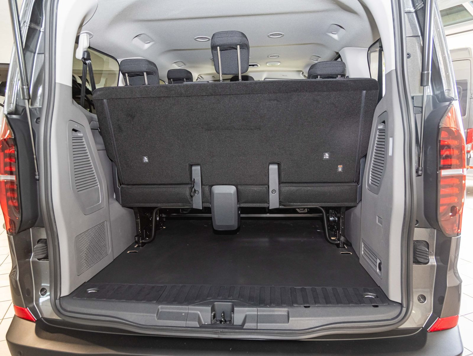 Volkswagen Caravelle 2,0 l TDI 110 kW | Klima | 9 Sitzer