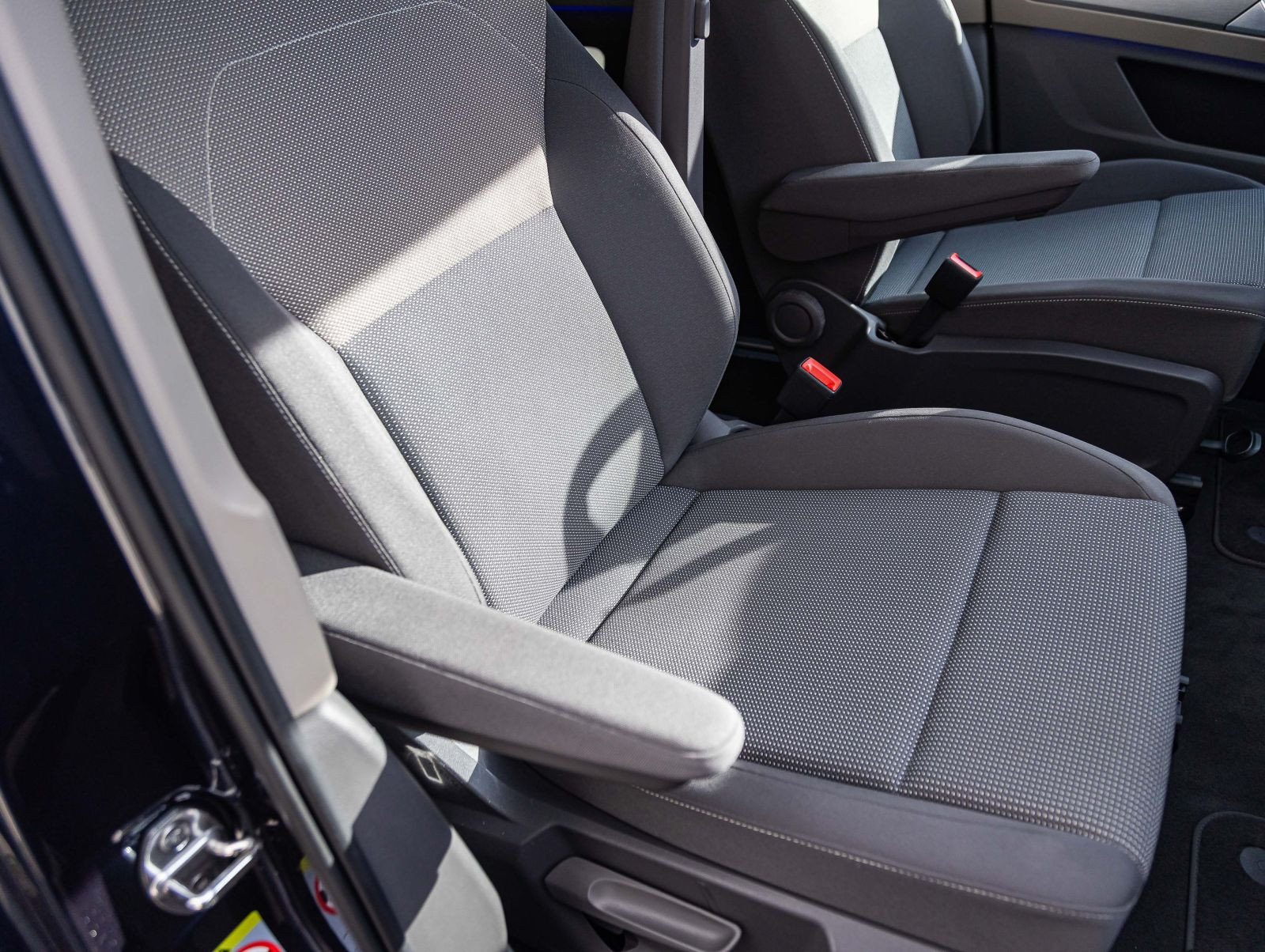 Volkswagen Multivan T7 2.0 TDI DSG Life LÜ Navi, LED, Digital Cockpit, ACC, AHK, 7-Sitze