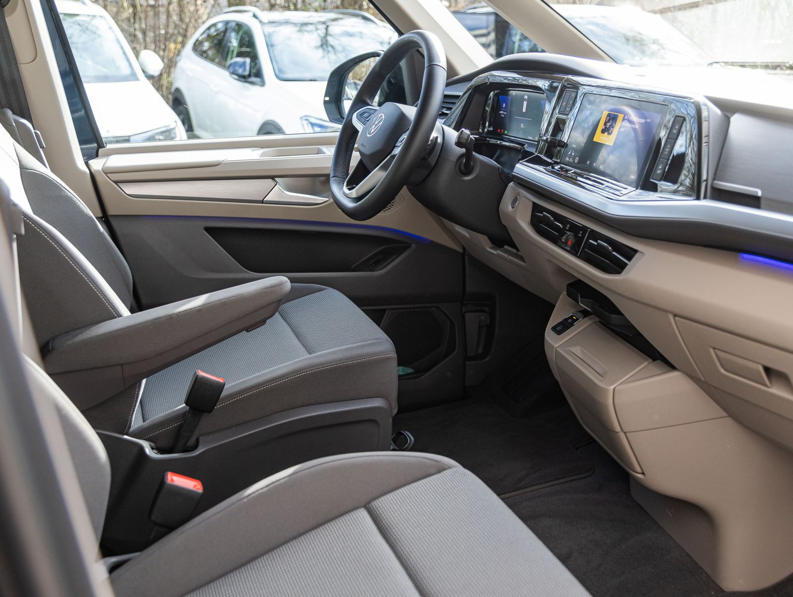 Volkswagen Multivan T7 2.0 TDI DSG Life LÜ Navi, LED, Digital Cockpit, ACC, AHK, 7-Sitze