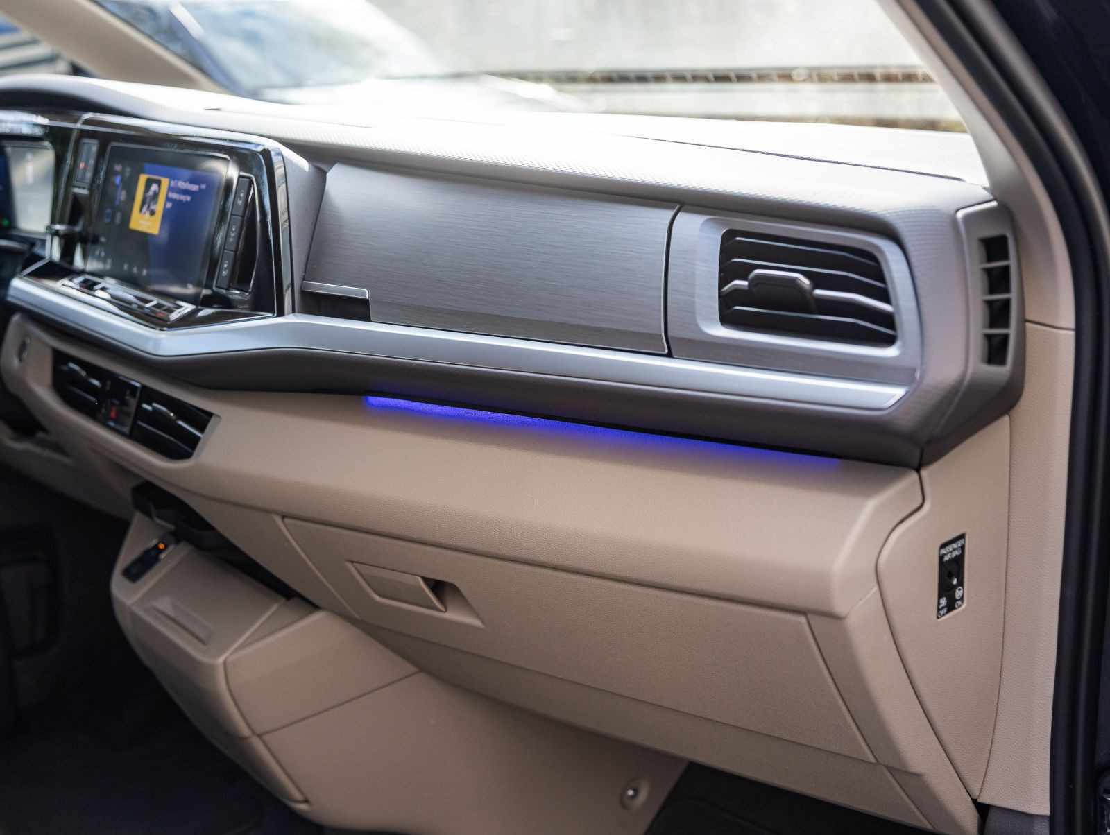 Volkswagen Multivan T7 2.0 TDI DSG Life LÜ Navi, LED, Digital Cockpit, ACC, AHK, 7-Sitze