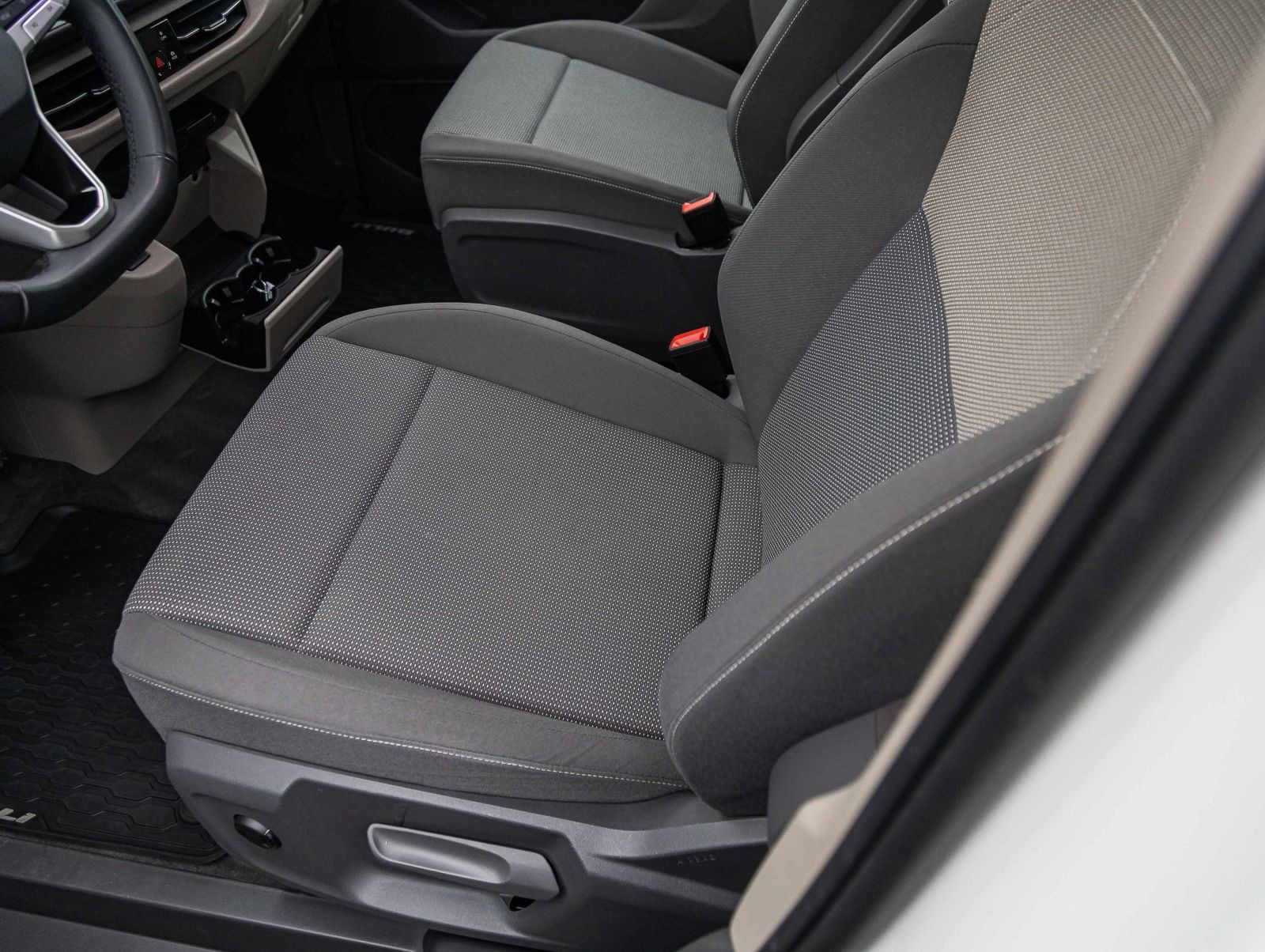 Volkswagen Multivan LÜ 2.0 TDI DSG "Edition" Navi Pano ACC LED-Matrix