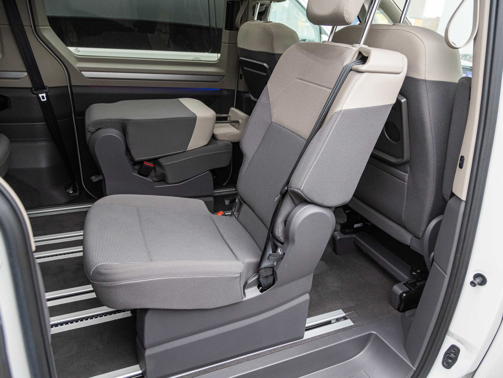 Volkswagen Multivan LÜ 2.0 TDI DSG "Edition" Navi Pano ACC LED-Matrix