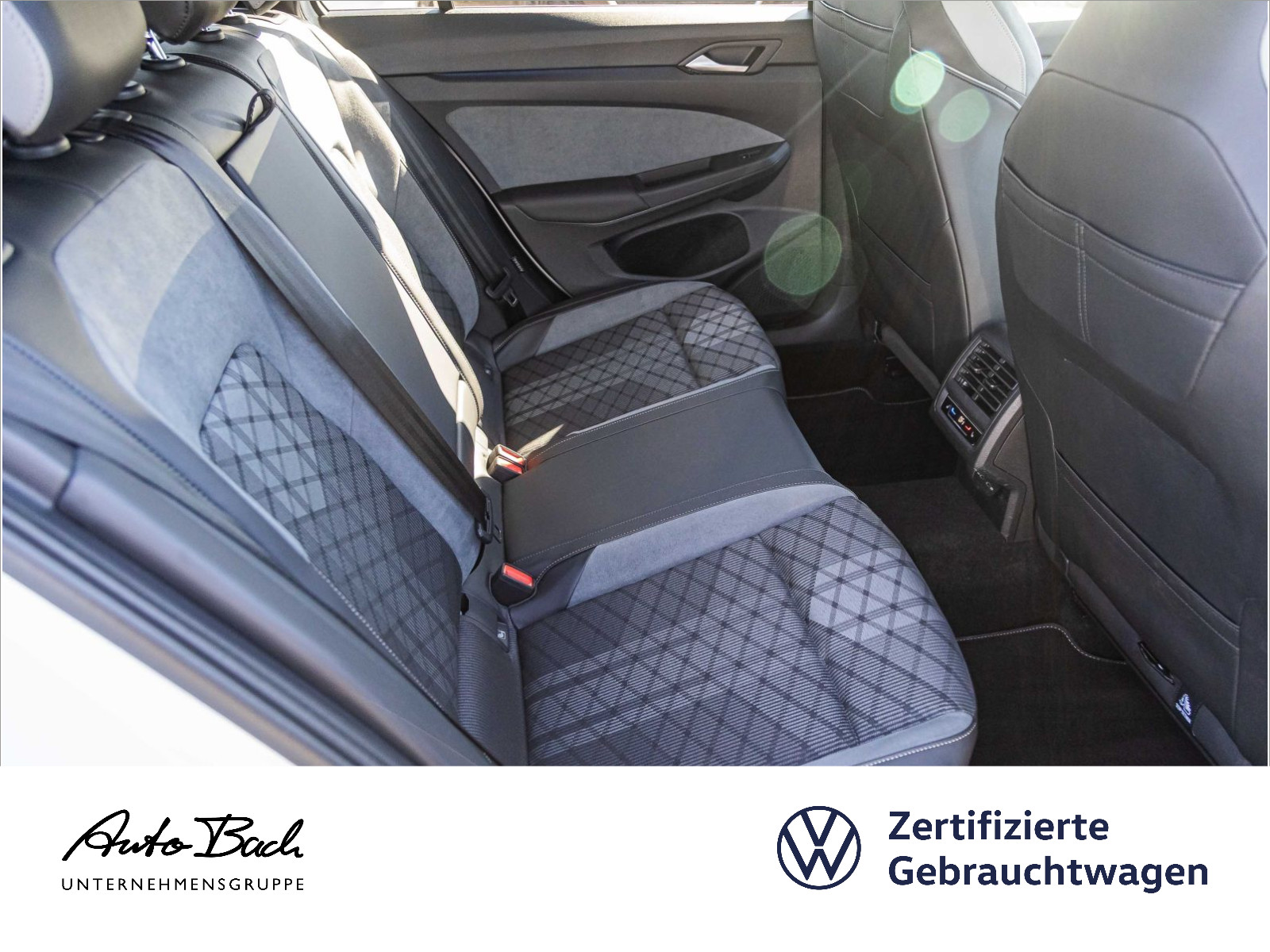 Volkswagen Golf VIII Variant 1.5 eTSI DSG Navi AHK ACC EPH Standhzg