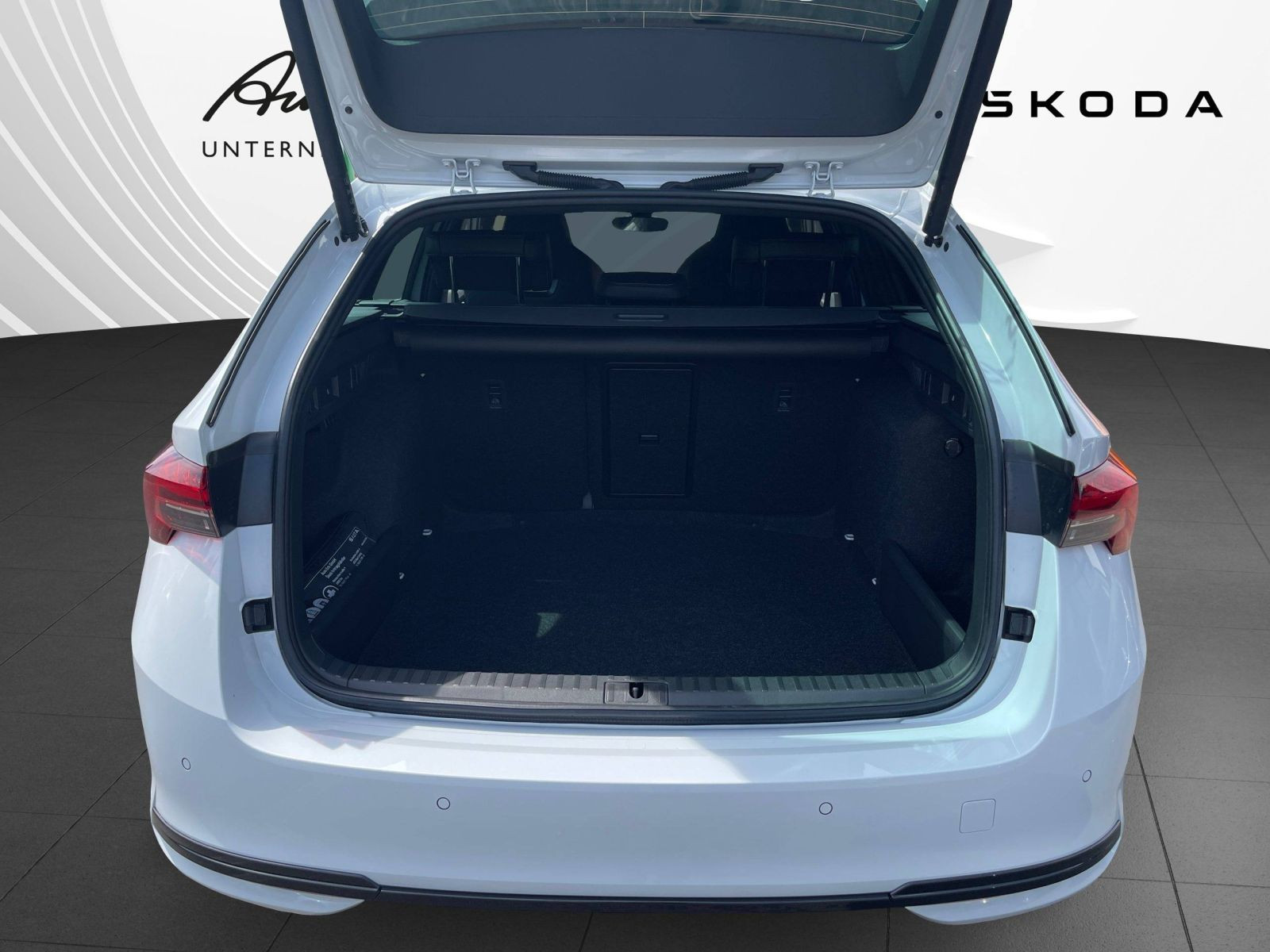 Skoda Octavia Combi 2.0 TDI Sportline DSG Navi LED HuD