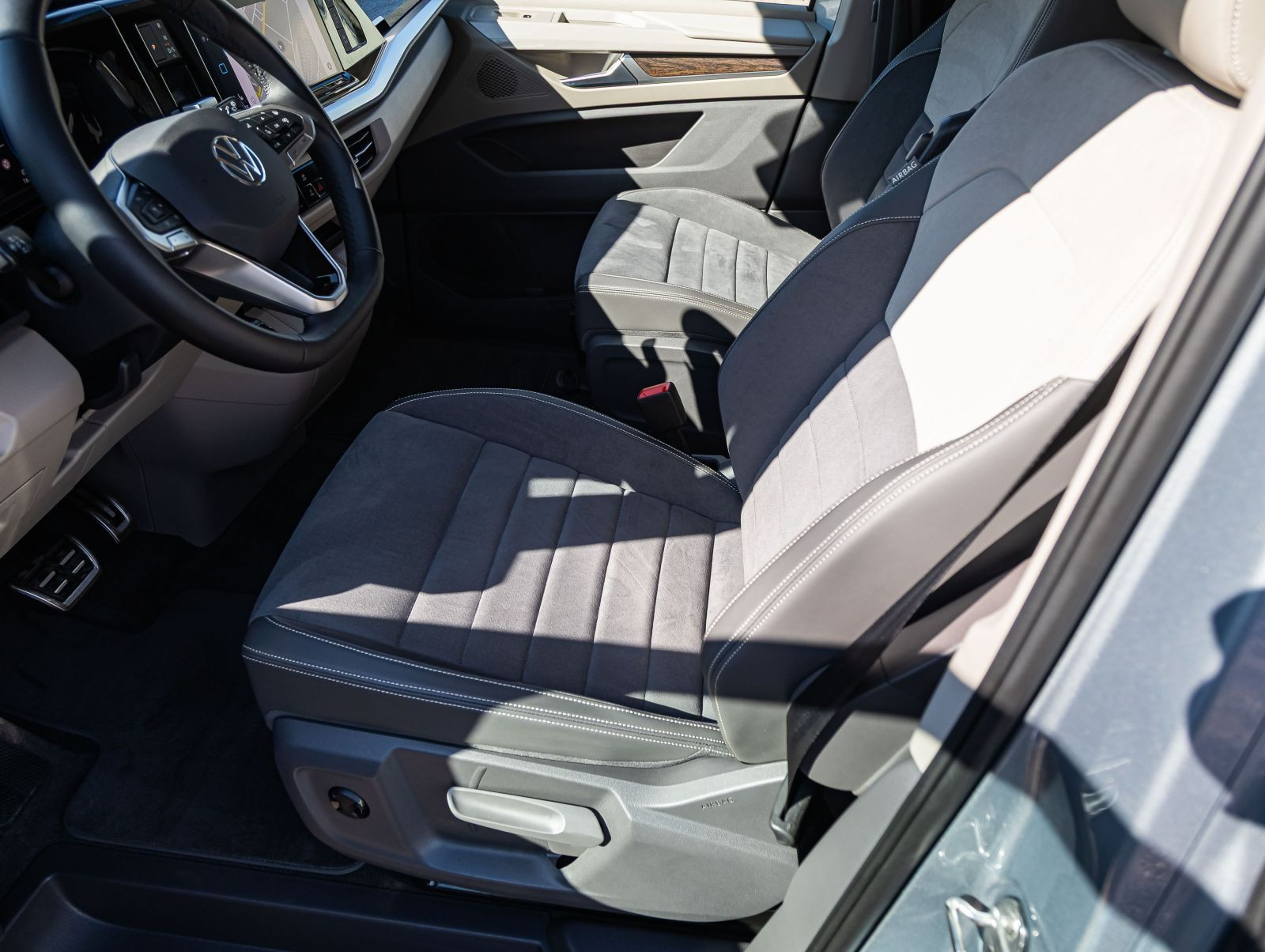 Volkswagen Multivan 1.4TSI eHybrid "Style" LÜ Navi HuD Harman Kardon