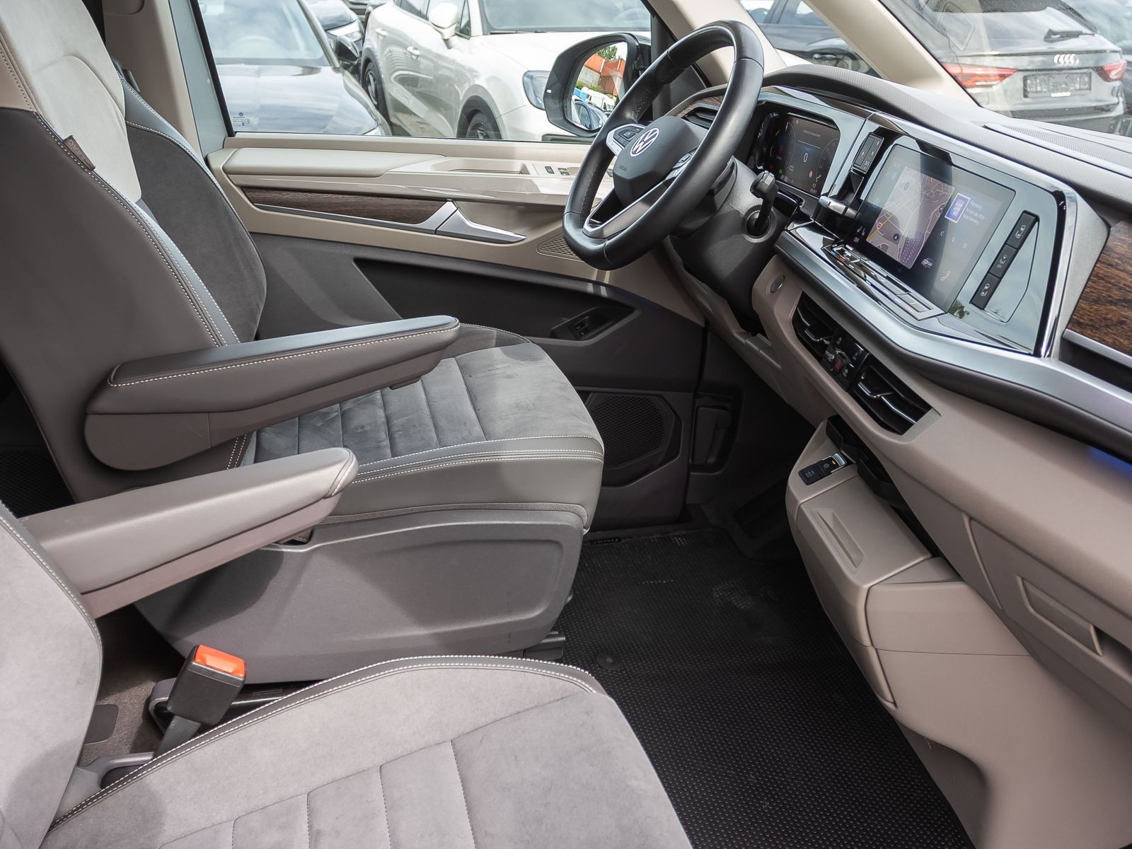Volkswagen Multivan 1.4TSI eHybrid "Style" LÜ Navi HuD Harman Kardon
