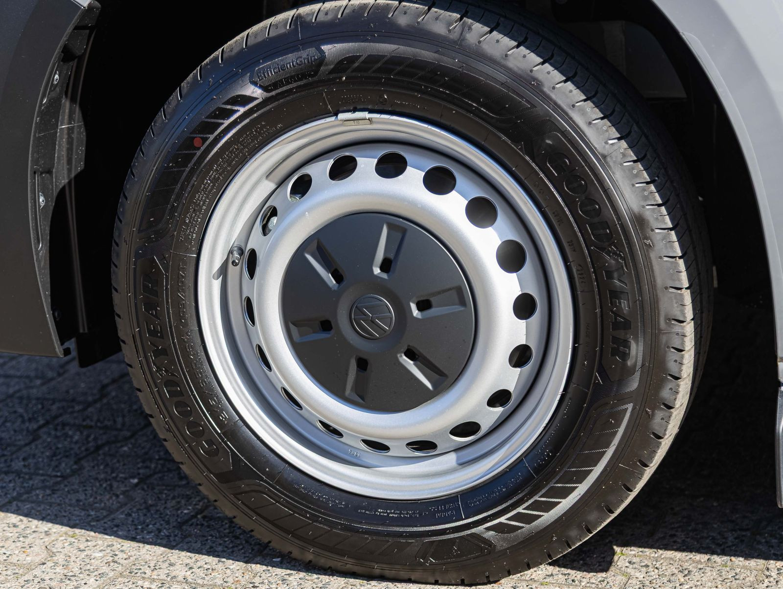 Volkswagen T7 Transporter Kastenwagen 2.0 TDI LR, AHK, LED, Rückfahrkamera, Parkpilot, Klima