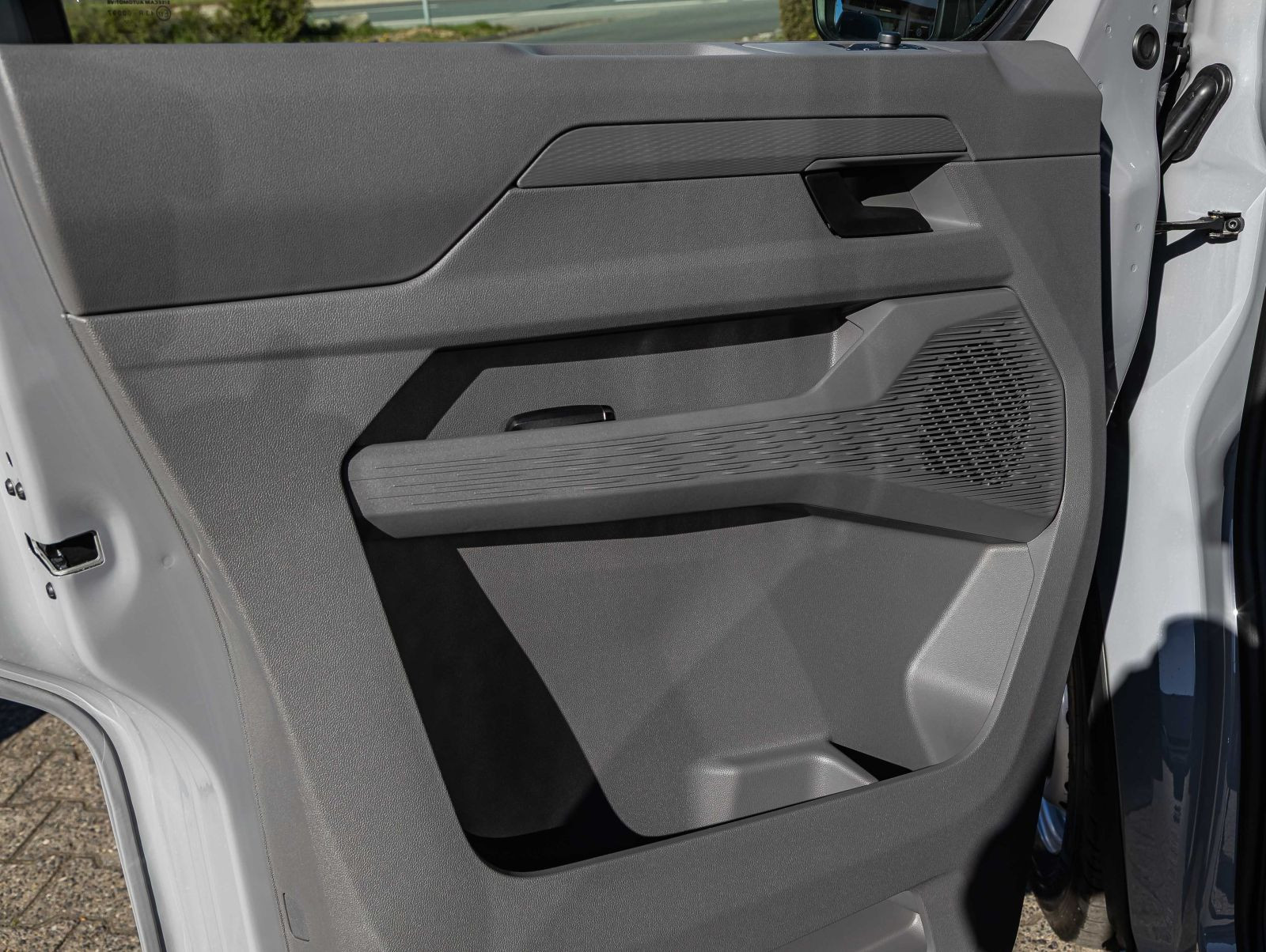 Volkswagen T7 Transporter Kastenwagen 2.0 TDI LR, AHK, LED, Rückfahrkamera, Parkpilot, Klima