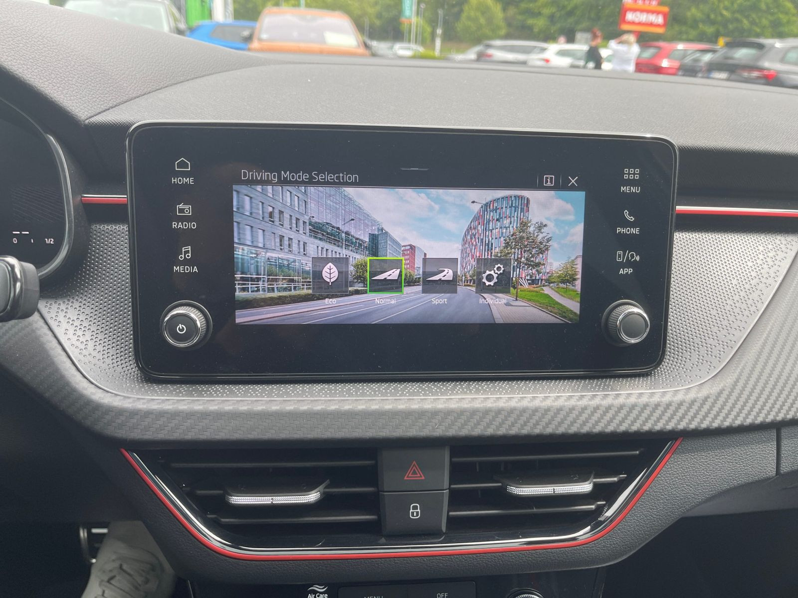 Skoda Kamiq 1.0TSI MonteCarlo DSG LED Panorama ACC AHK