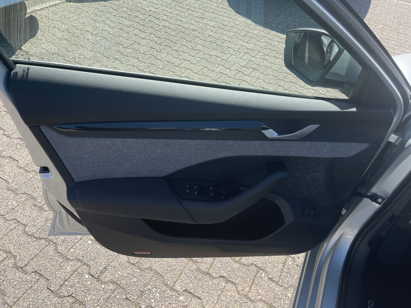 Skoda Octavia Combi 2.0TDI Tour DSG Navi LED ACC AHK