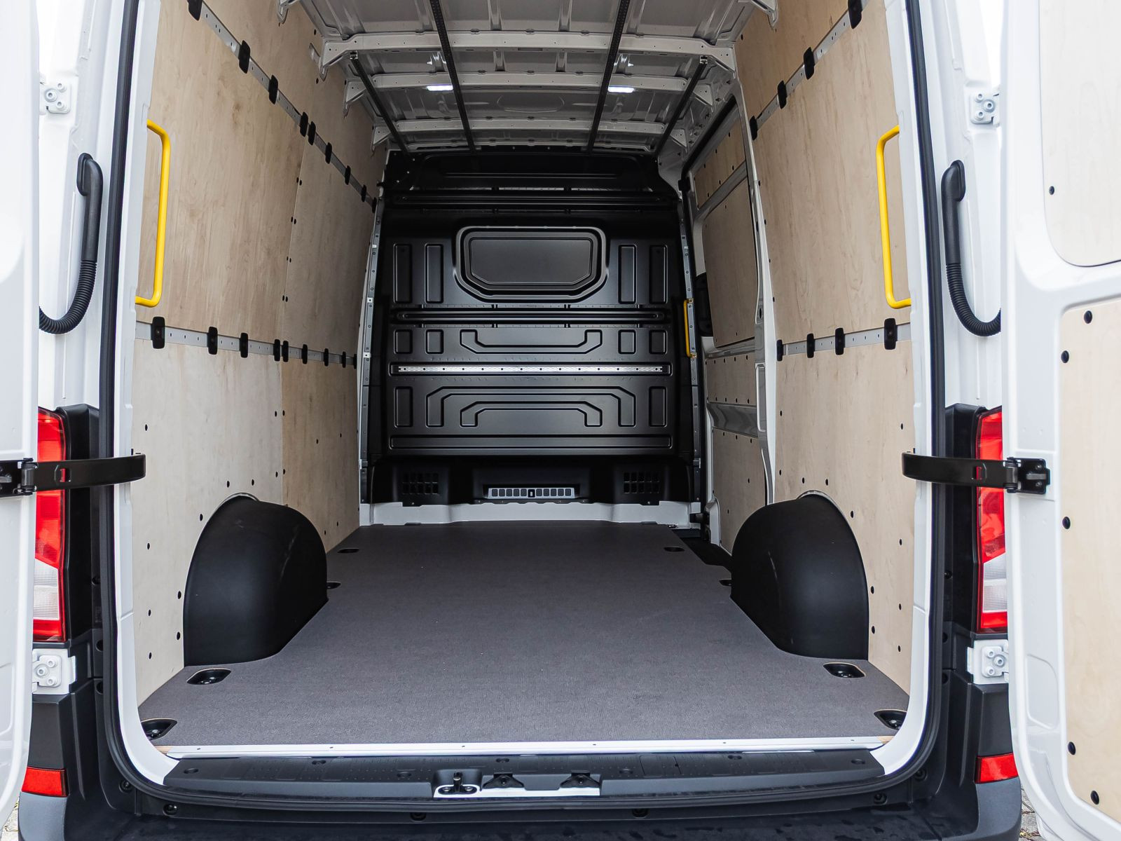 Volkswagen Crafter 35 Kasten 2.0 TDI MR Automatik
