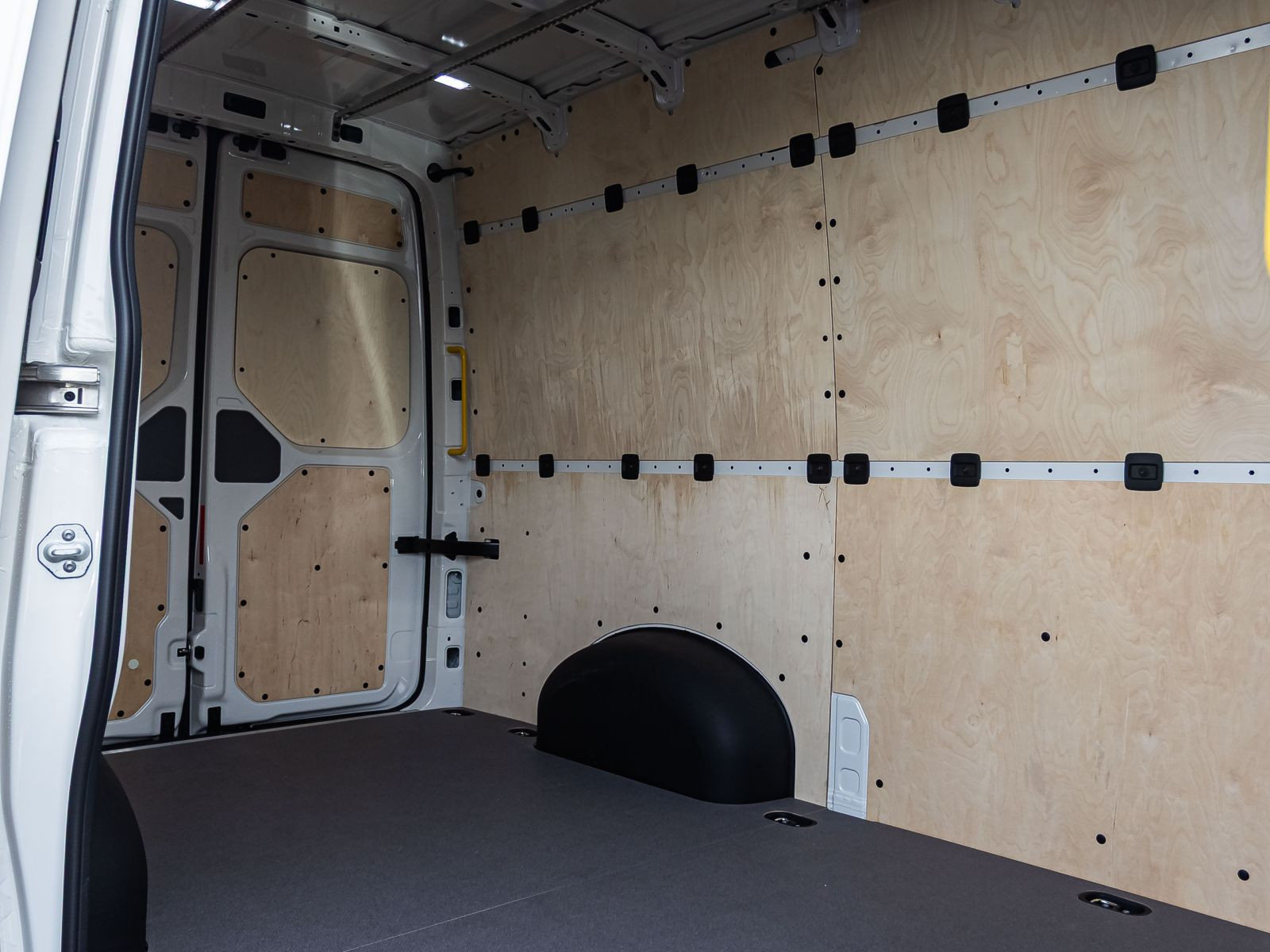 Volkswagen Crafter 35 Kasten 2.0 TDI MR Automatik