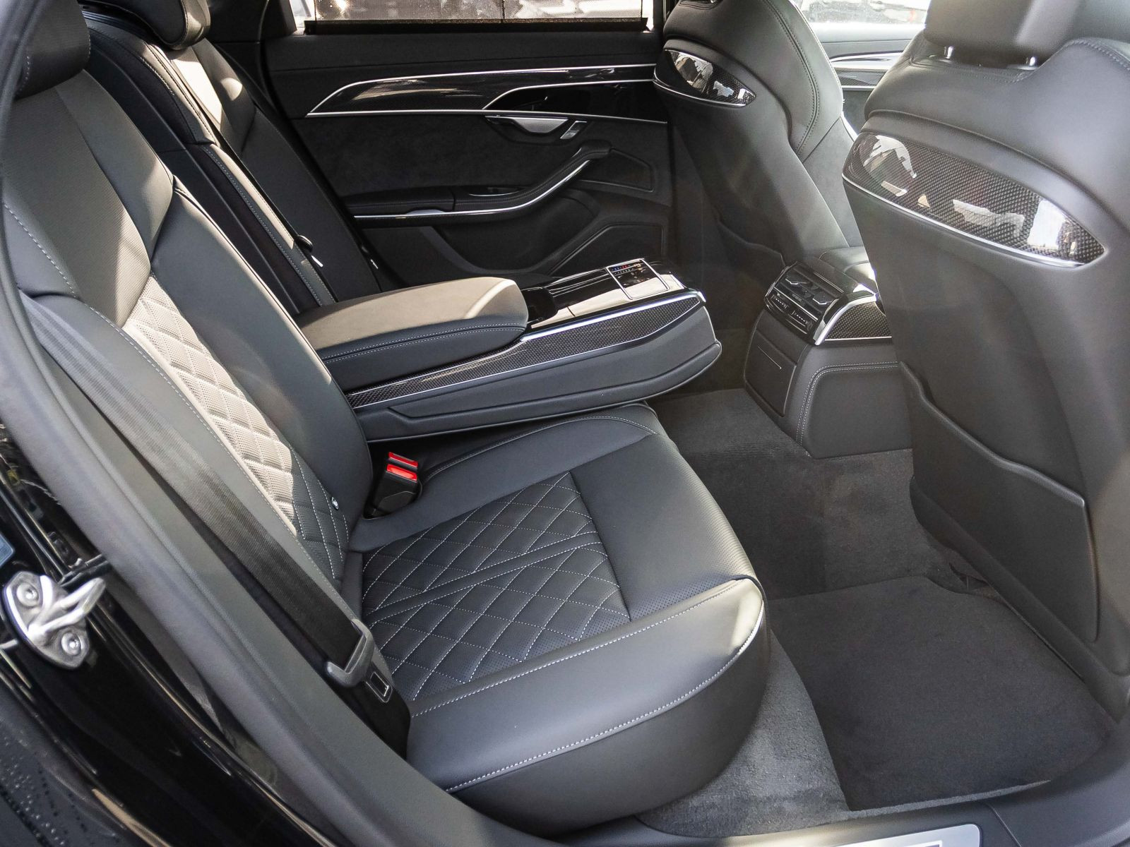 Audi A8 60 TFSI e S-Line 462PS ***35% gültig bis 09.12*** Panorama HuD B&O