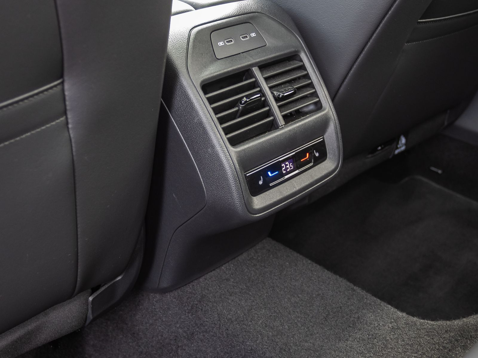 Volkswagen Passat Variant 2.0 TSI "R-Line" 4M DSG Navi LED Standhzg Panorama HuD DCC ACC AHK