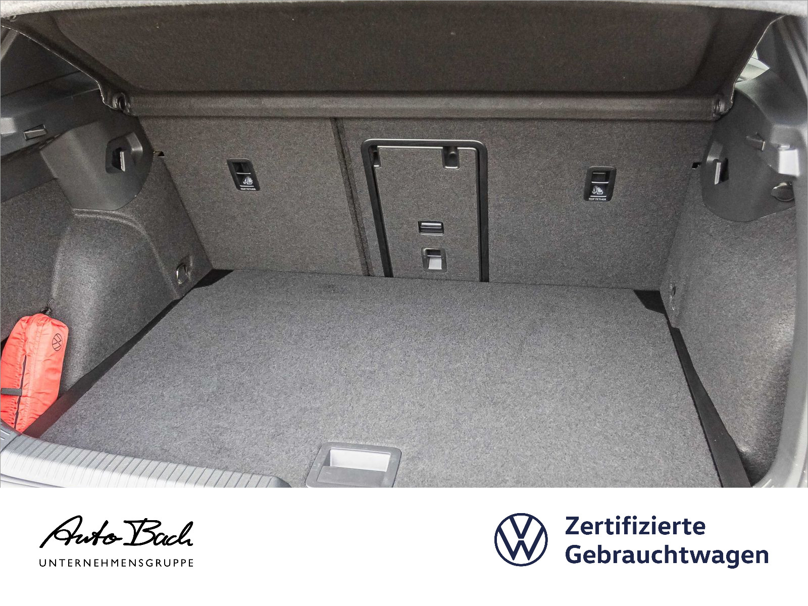 Volkswagen Golf VIII GTI 2.0 TSI DSG Navi LED Panorama Digital Cockpit HuD DCC ACC EPH