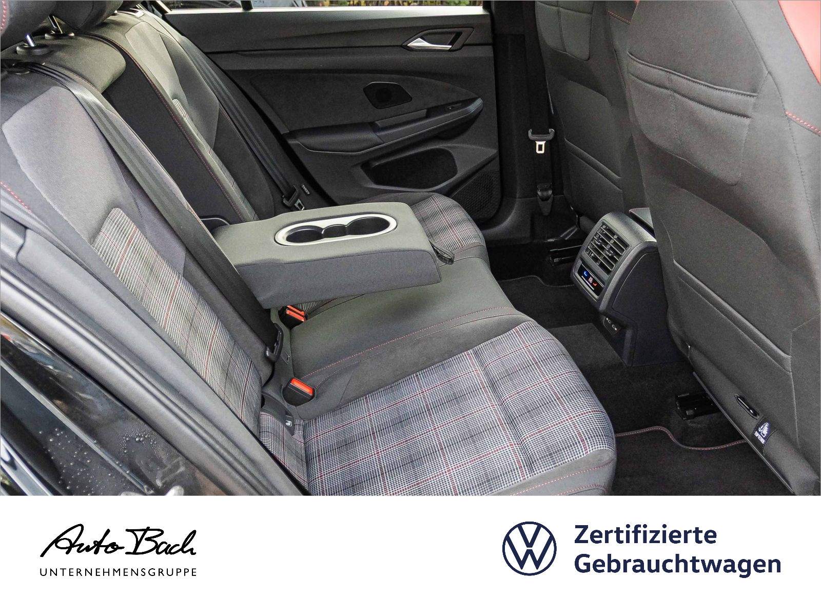 Volkswagen Golf VIII GTI 2.0 TSI DSG Navi LED Panorama Digital Cockpit HuD DCC ACC EPH