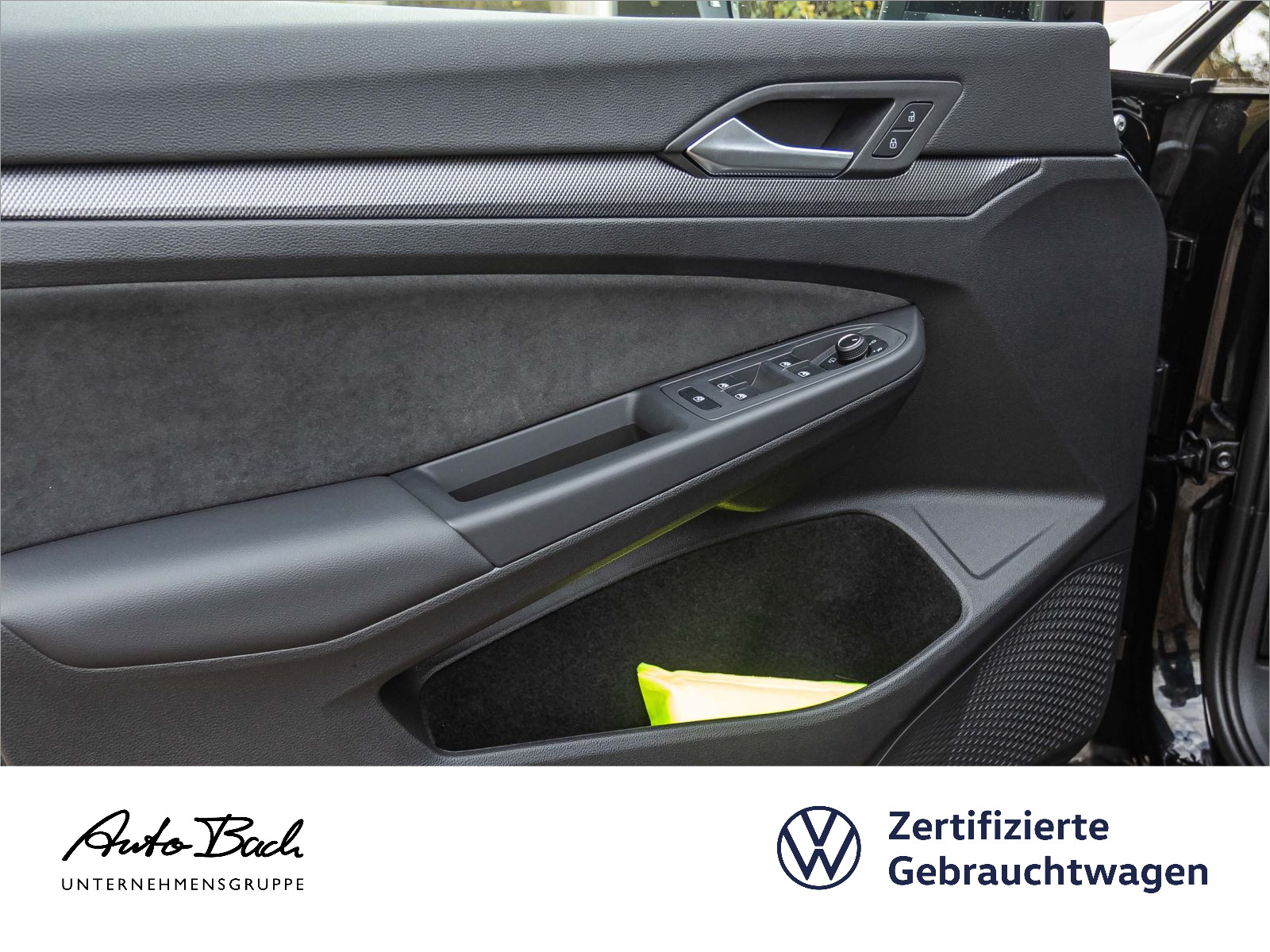 Volkswagen Golf VIII GTI 2.0 TSI DSG Navi LED Panorama Digital Cockpit HuD DCC ACC EPH