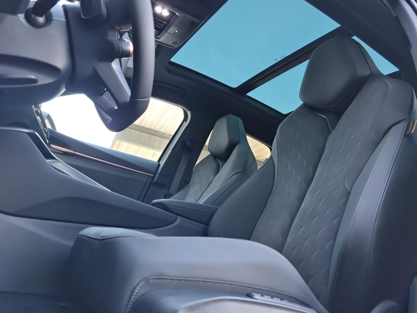 Cupra Terramar 2.0TSI 4Drive DSG Navi LED Panorama DCC